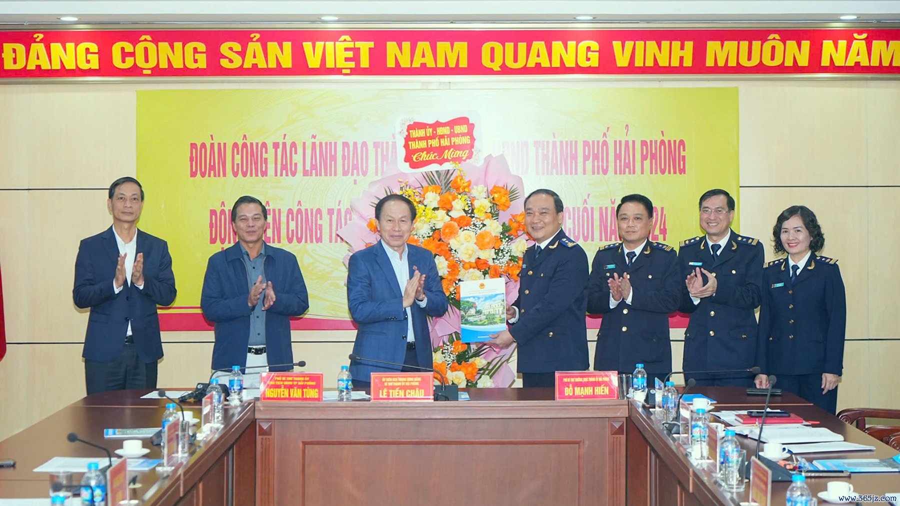 Hai Phong thu ngan anh 1