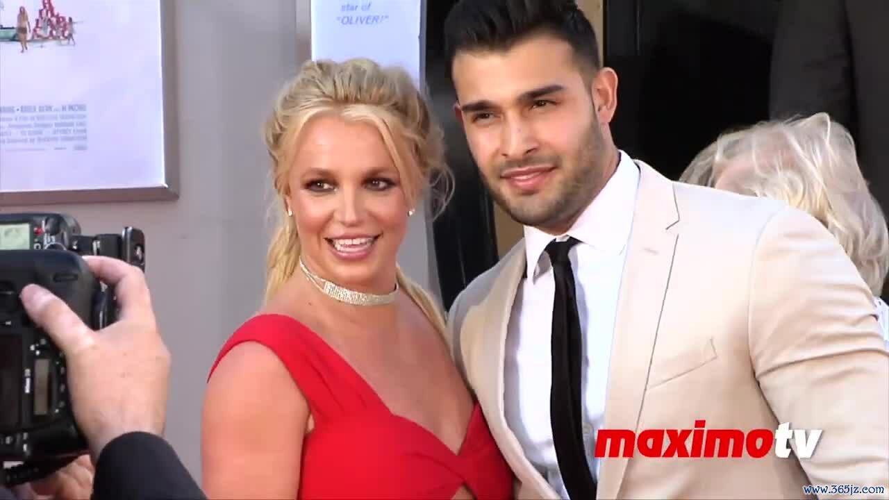 Britney Spears và Sam Asghari ở buổi ra mắt 'Once Upon a Time in Hollywood'